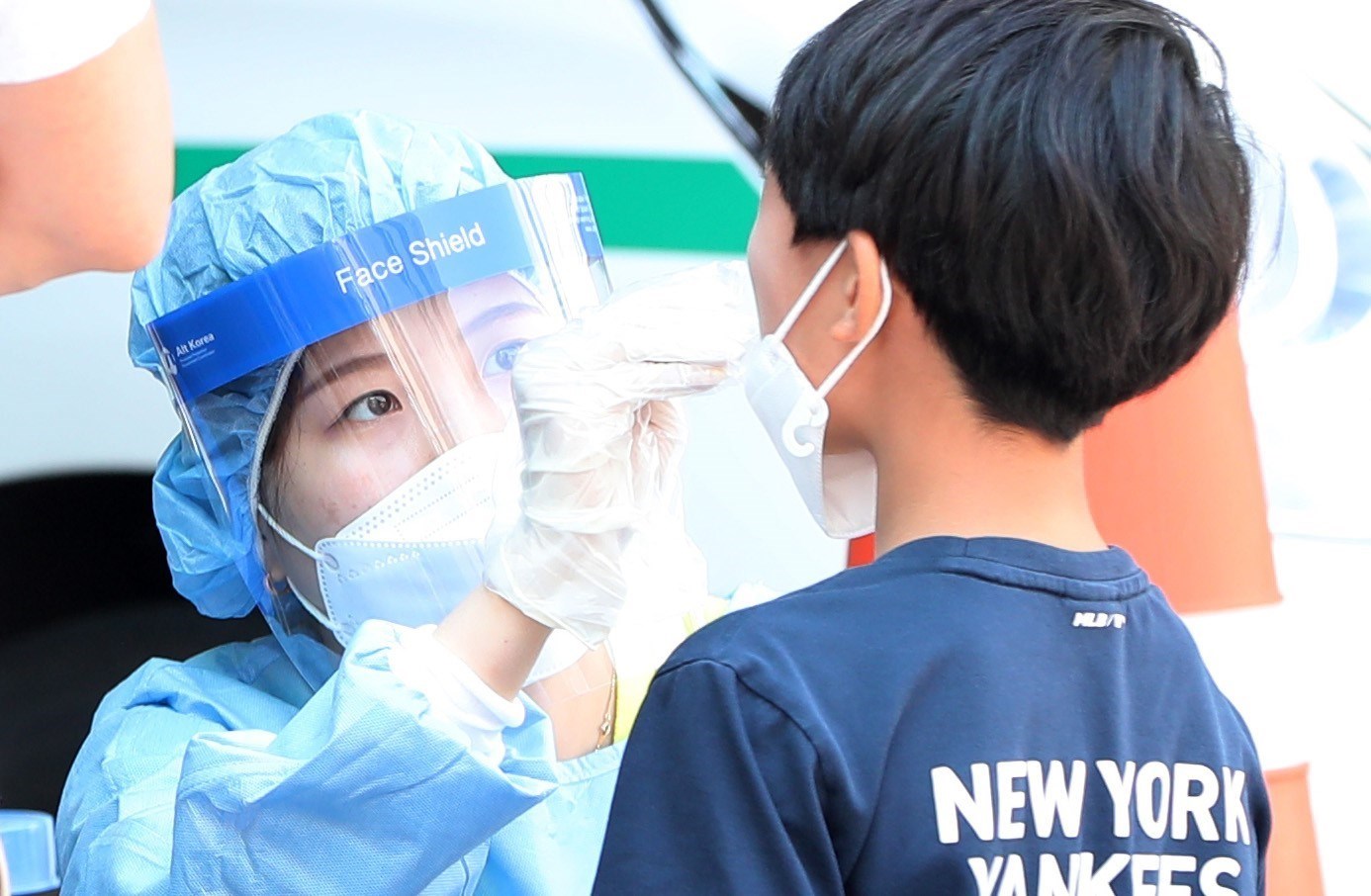 Một điểm xét nghiệm COVID-19 ở Chuncheon (Hàn Quốc).