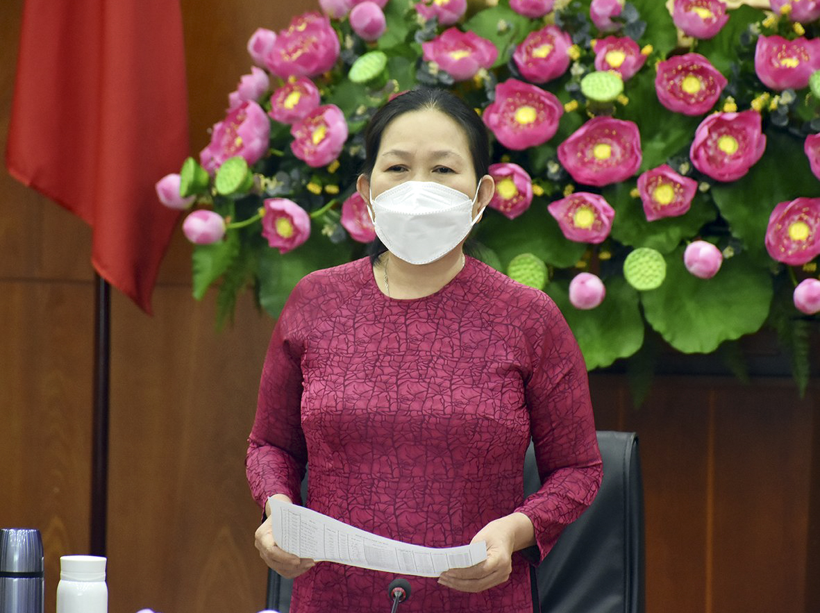 Bà Nguyễn Thị Yến, Phó Bí thư Thường trực Tỉnh ủy phát biểu chỉ đạo tại cuộc họp.