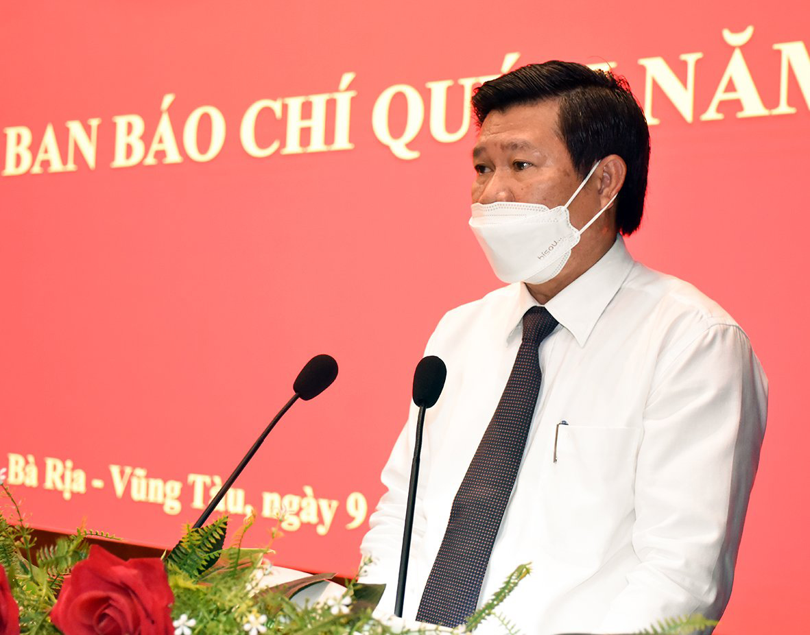 Ông Nguyễn Văn Xinh, Ủy viên Ban Thường vụ Tỉnh ủy, Trưởng Ban Tuyên giáo Tỉnh ủy thông tin về công tác tuyên truyền, quản lý nhà nước trên lĩnh vực báo chí, xuất bản quý II năm 2021.