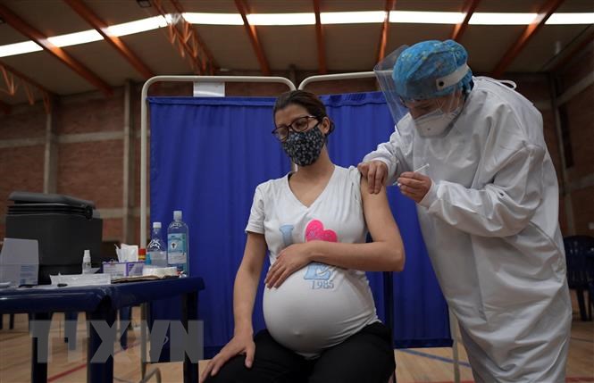 Mỹ kêu gọi phụ nữ mang thai tiêm vaccine ngừa COVID-19