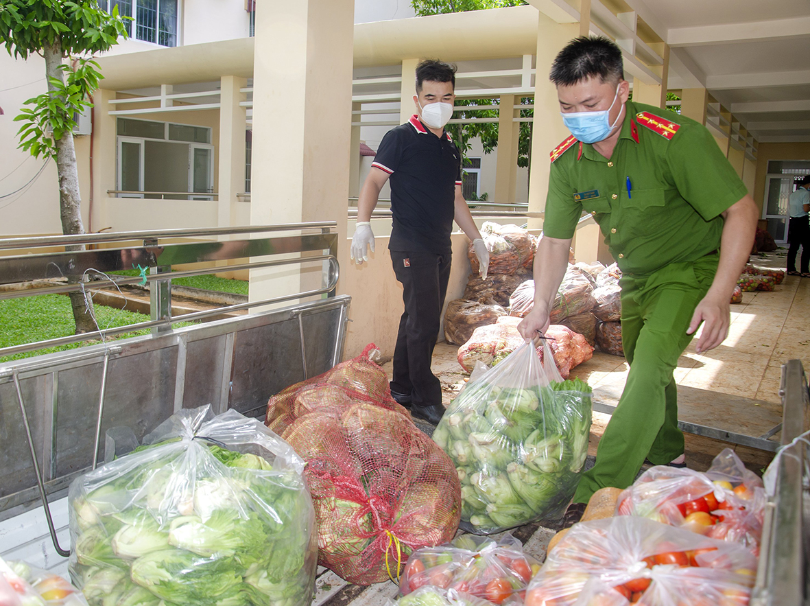 Số lượng rau, củ, quả này sẽ được huyện Long Điền nhanh chóng phân bổ đến từng hộ dân trên địa bàn.