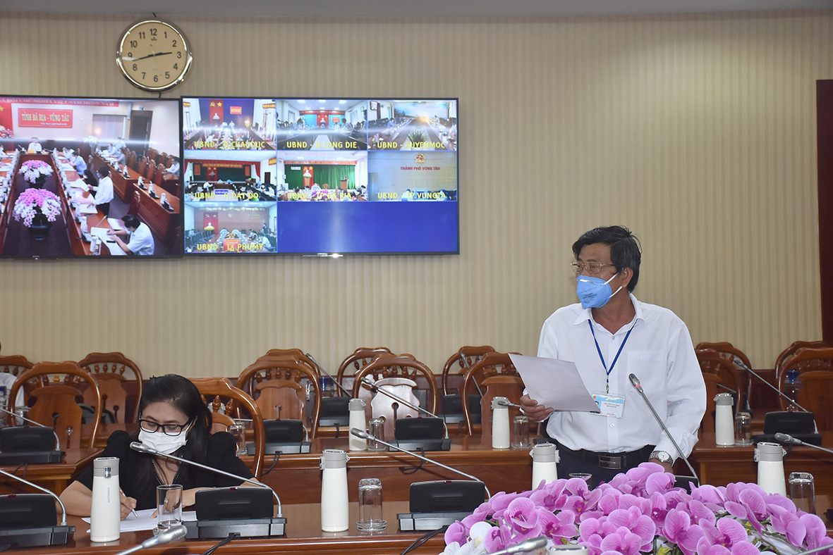 Ông Nguyễn Văn Thái, Phó Giám đốc Sở Y tế phát biểu tại cuộc họp trực tuyến chiều ngày 1/8 về các điều kiện dịch tể của người được đón về.