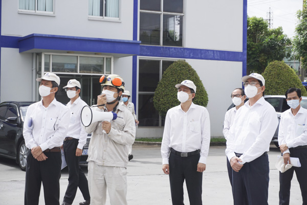 Lãnh đạo tỉnh BR-VT khảo sát Công ty TNHH Air Water Việt Nam - đơn vị sản xuất oxy y tế đặt tại KCN Phú Mỹ 1, TX.Phú Mỹ.