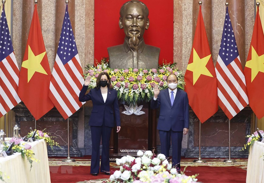 Chủ tịch nước Nguyễn Xuân Phúc và Phó Tổng thống Hoa Kỳ Kamala Harris.
