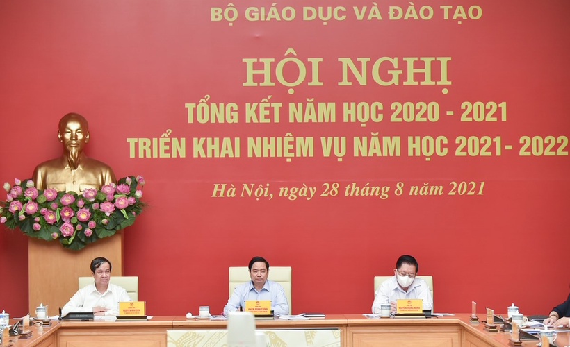 Thủ tướng Chính phủ Phạm Minh Chính đã chủ trì hội nghị trực tuyến toàn quốc về tổng kết năm học 2020-2021 và triển khai nhiệm vụ năm học mới 2021-2022.