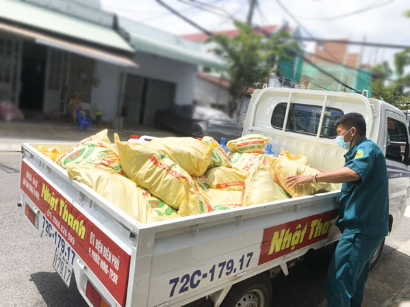 BWACO tặng 1 tấn gạo cho người dân xã Tân Hưng (huyện Long Điền).