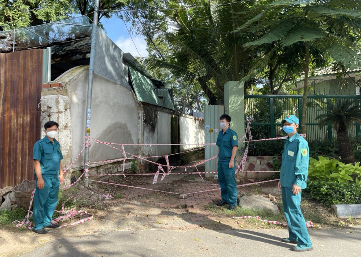 Trung tâm Phòng, chống dịch COVID-19 phường Nguyễn An Ninh phong tỏa tạm thời hẻm 18/1 Trung tâm Đô thị Chí Linh, (khu phố 6, phường Nguyễn An Ninh).