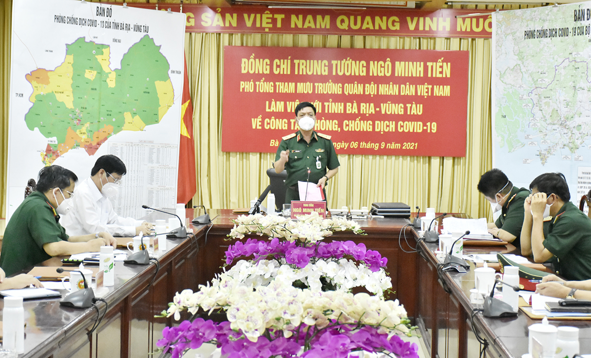 Trung tướng Ngô Minh Tiến, Phó Tổng Tham mưu trưởng QĐND Việt Nam kiểm tra công tác huấn luyện, sẵn sàng chiến đấu và phòng, chống dịch COVID-19 trên địa bàn tỉnh BR-VT.