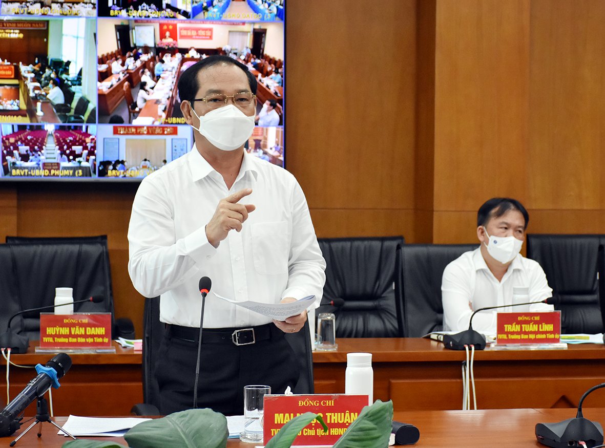 Ông Mai Ngọc Thuận, Phó Chủ tịch HĐND tỉnh, Phó Trưởng BCĐ Phòng, chống dịch COVID-19 tỉnh đề nghị, cần quản lý chặt chẽ, thường xuyên sàng lọc một số nhóm đối tượng có nguy cơ cao.