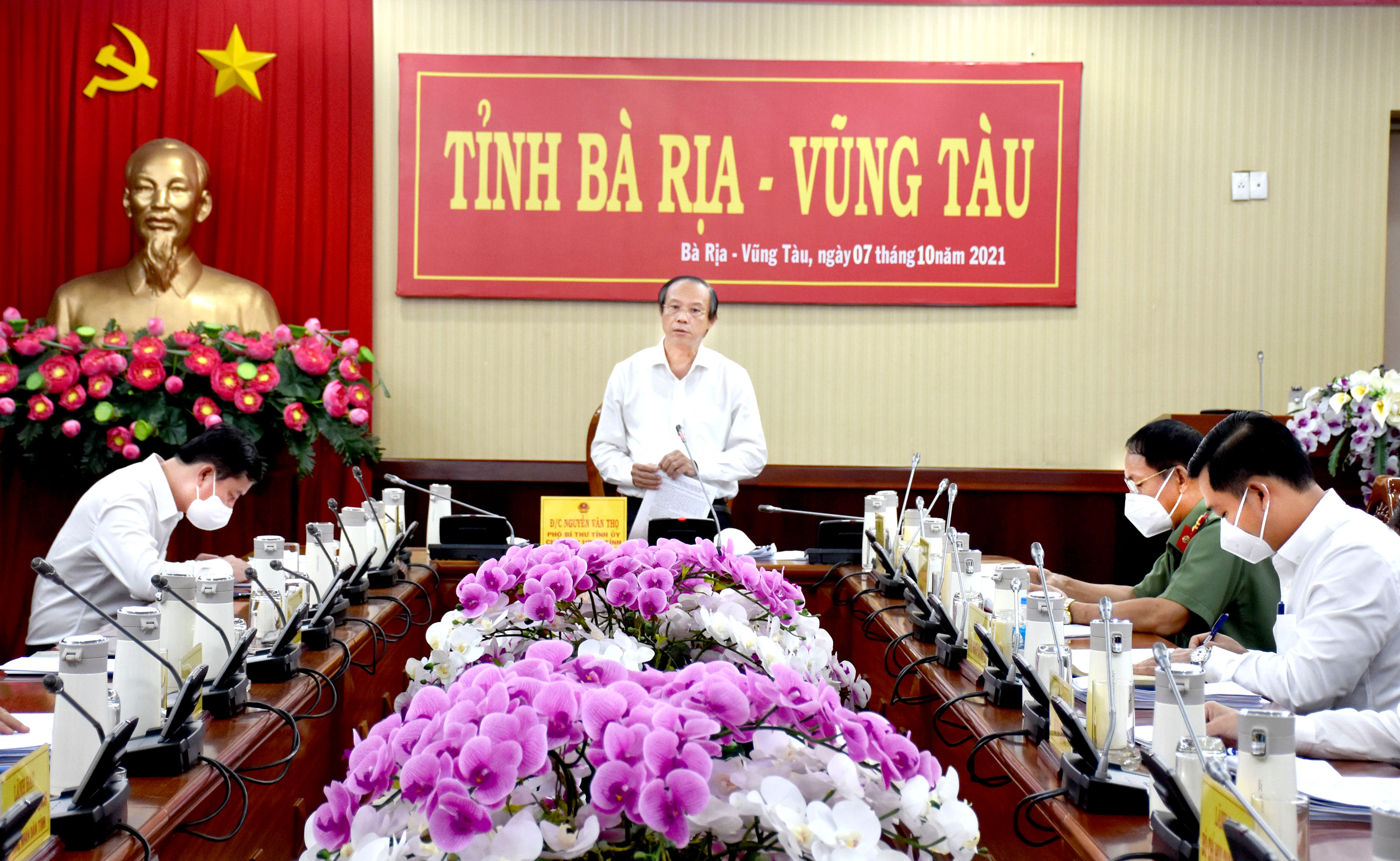 Ông Nguyễn Văn Thọ, Chủ tịch UBND tỉnh phát biểu chỉ đạo tại cuộc họp.