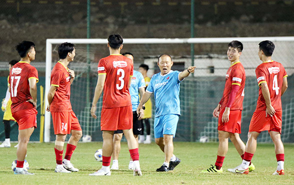 HLV Park Hang Seo cùng các học trò sẵn sàng cho các trận tại vòng loại U23 châu Á 2023.