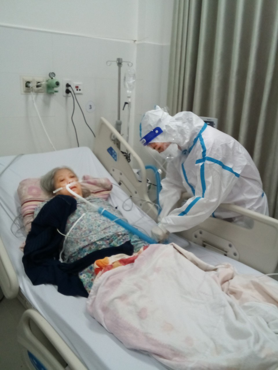 BV Vũng Tàu đang điều điều trị các ca bệnh nặng thuộc tầng 2 và 3.
