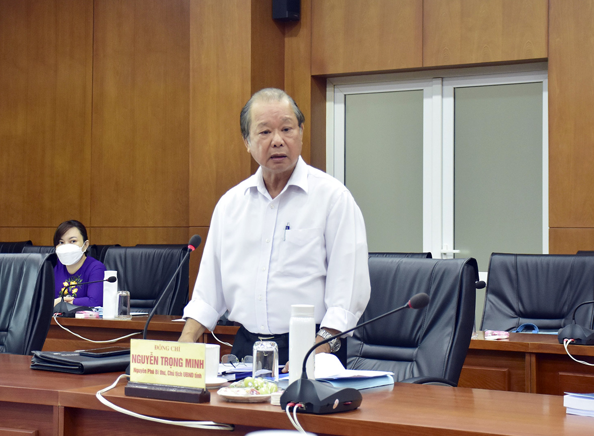 Ông Nguyễn Trọng Minh, nguyên Chủ tịch UBND tỉnh BR-VT đề nghị trong Báo cáo cần làm nổi bật công tác vận động quần chúng để tạo sự đồng tình, ủng hộ của nhân dân trong thời điểm đầu tỉnh mới thành lập.