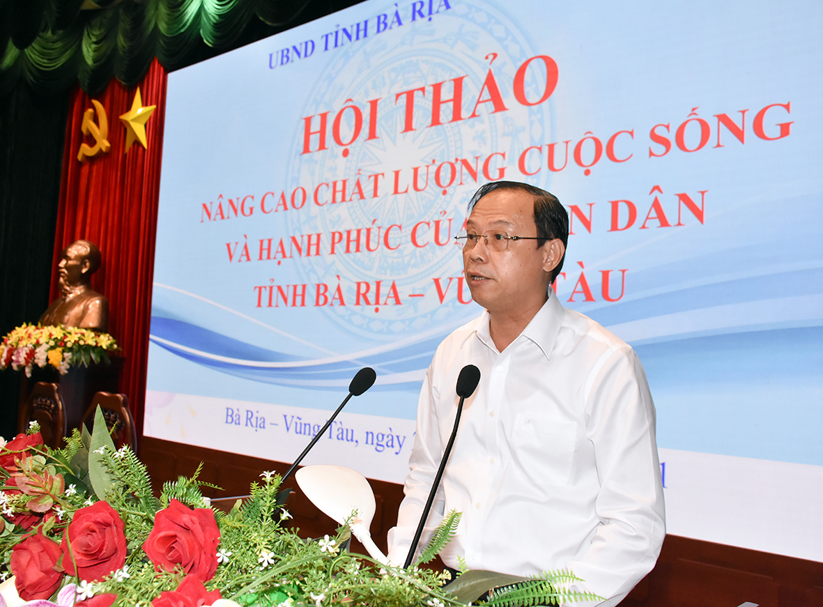 Ông Nguyễn Văn Thọ, Chủ tịch UBND tỉnh phát biểu tiếp thu ý kiến đóng góp, tham luận của đại diện lãnh đạo một số bộ, ngành, cơ quan Trung ương và của tỉnh; các chuyên gia, nhà khoa học.