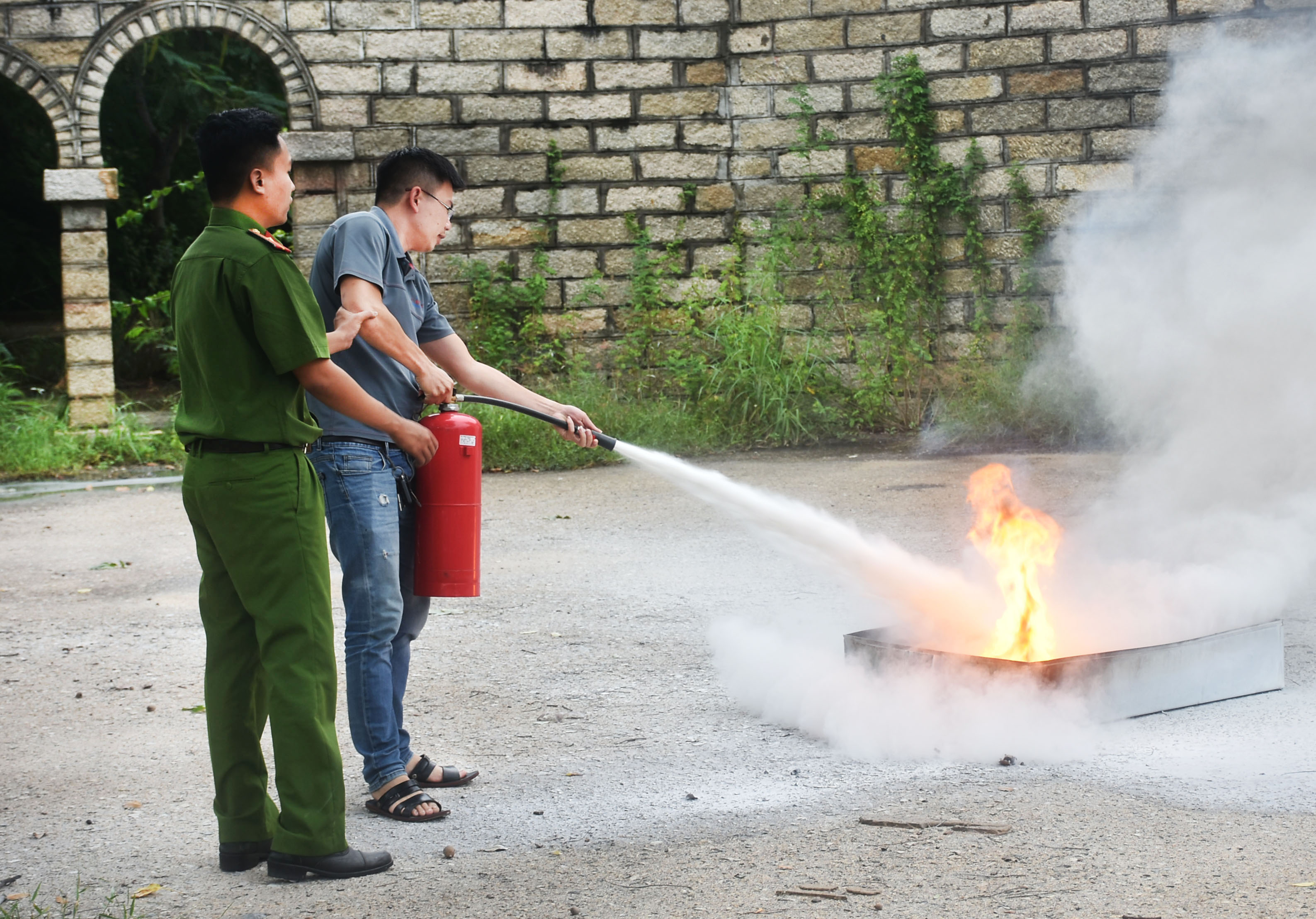 NHÀ Ở KẾT HỢP SẢN XUẤT KINH DOANH: Nguy cơ mất an toàn về phòng cháy chữa cháy