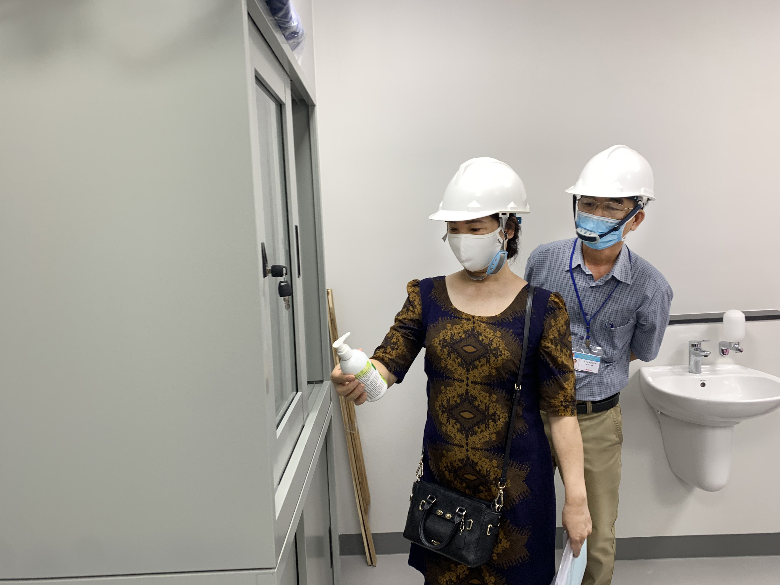 Đoàn công tác phòng chống dịch của tỉnh kiểm tra tủ y tế tại Nhà máy thạch cao Yoshino Gypsum Việt Nam Phú Mỹ (KCN chuyên sâu Phú Mỹ 3).