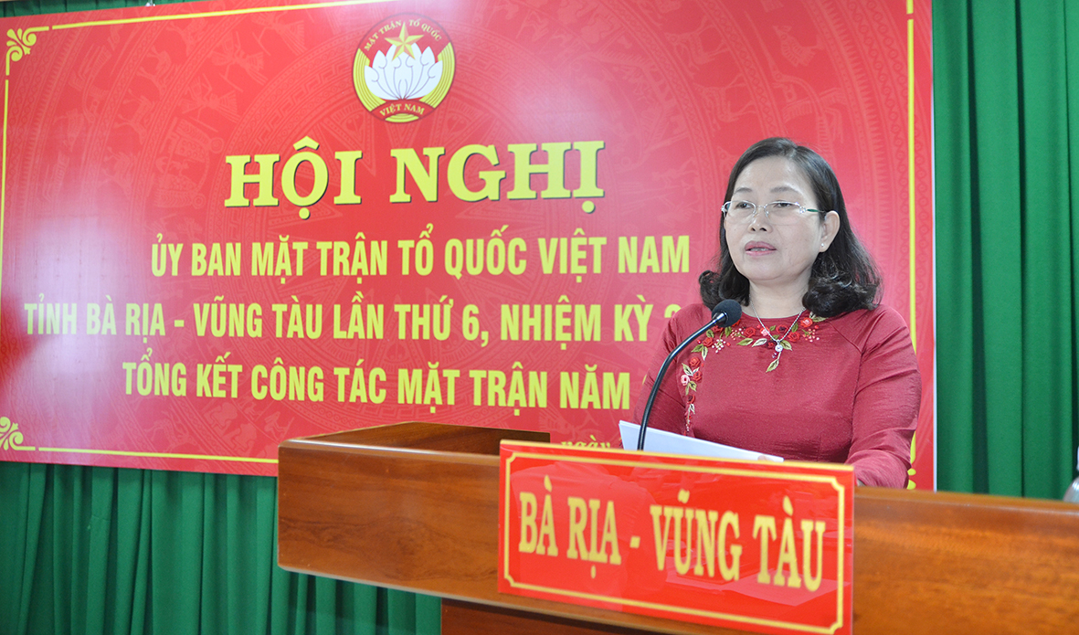 Bà Nguyễn Thị Yến, Phó Bí thư Thường trực Tỉnh ủy, Trưởng Đoàn ĐBQH tỉnh phát biểu chỉ đạo Hội nghị.