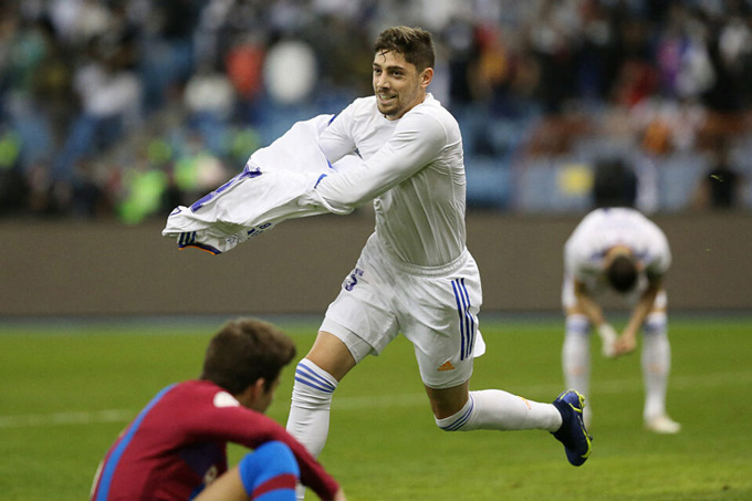 Valverde ấn định tỷ số 3-2 cho Real ở phút 98.