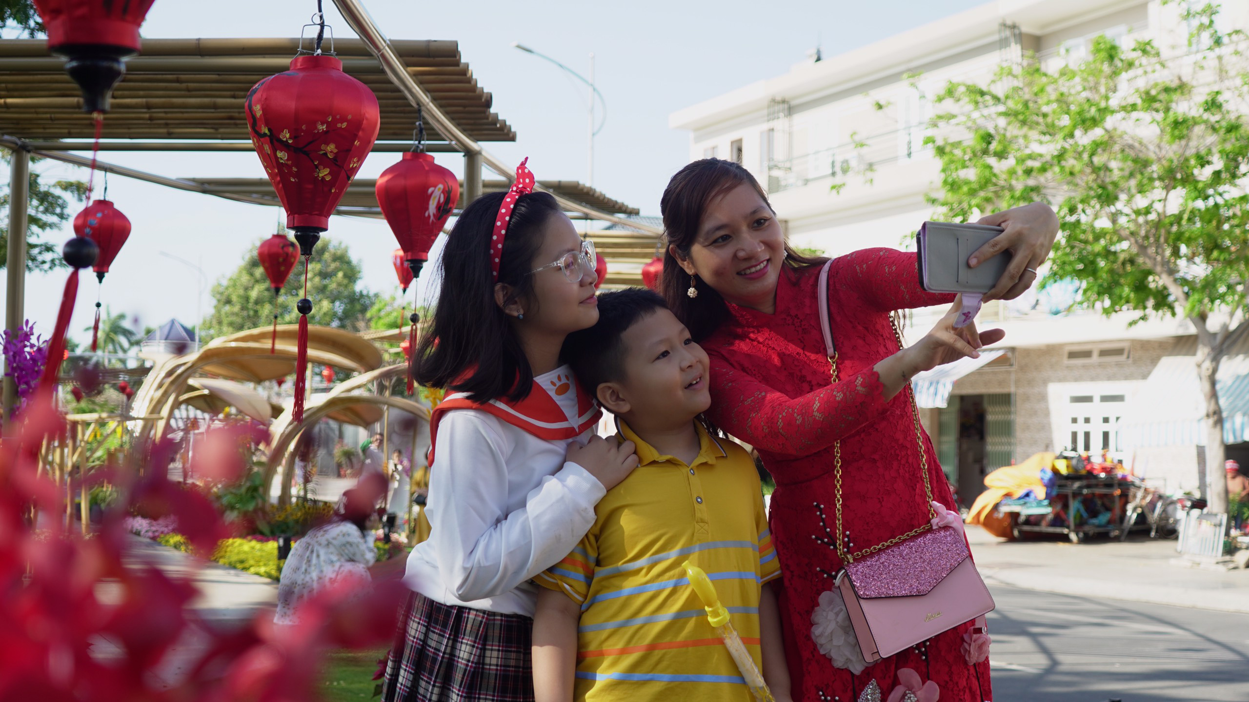 Năm nay, TP.Bà Rịa tiếp tục trưng bày không gian hoa xuân trên đường hoa Phạm Văn Đồng với chủ đề “Xuân về trên TP.Bà Rịa”.