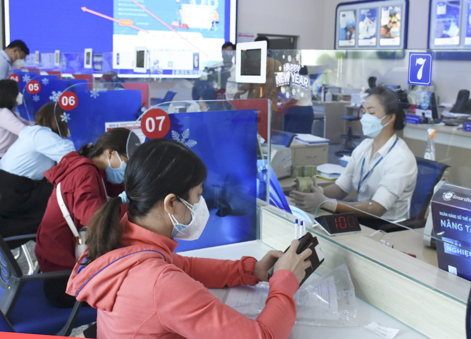 Khách hàng giao dịch tại BIDV Bà Rịa.