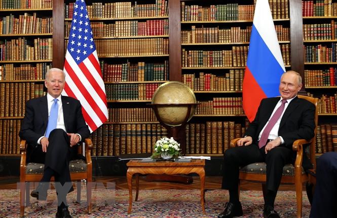 Tổng thống Mỹ Joe Biden (trái) và người đồng cấp Nga Vladimir Putin tại cuộc gặp ở Geneva, Thụy Sĩ ngày 16/6/2021.