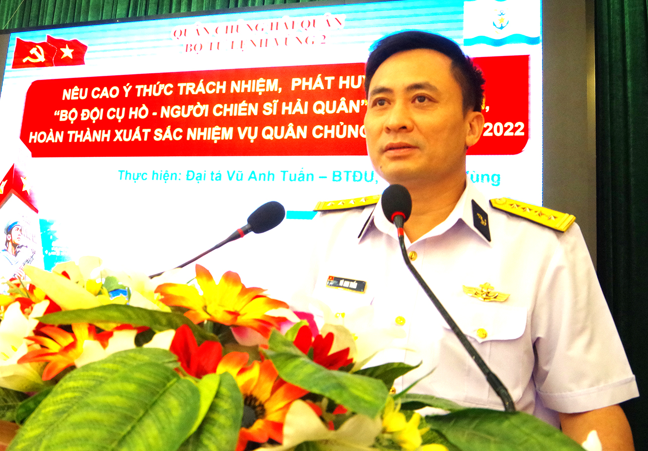 Đại tá Vũ Anh Tuấn, Bí thư Đảng ủy, Chính ủy Vùng 2 Hải quân  triển khai nhiệm vụ năm 2022.