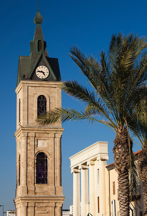 Tháp đồng hồ cao ba tầng tại Jaffa.