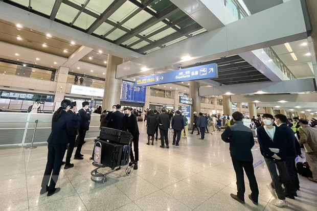 Sảnh đến Sân bay Quốc tế Incheon nhộn nhịp hơn sau khi Hàn Quốc nới lỏng biện pháp phòng dịch COVID-19.