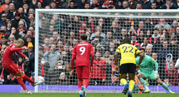 Liverpool vẫn liên tục duy trì áp lực lên Manchester City.