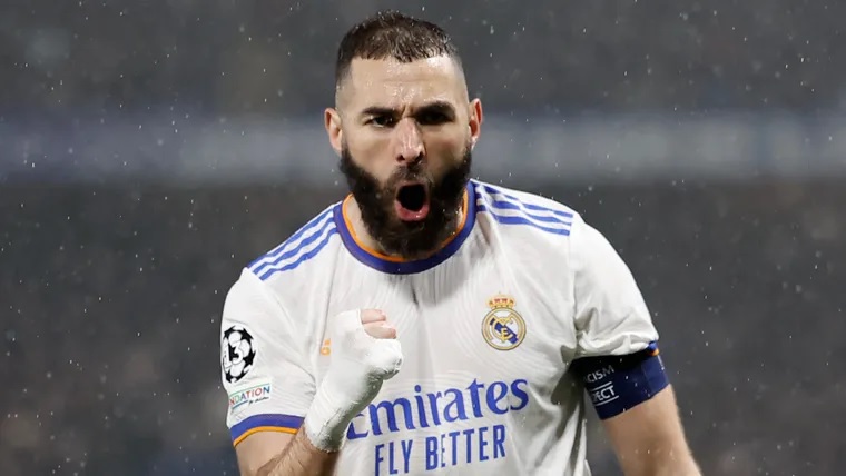 Benzema được so sánh với huyền thoại Johan Cruyff.