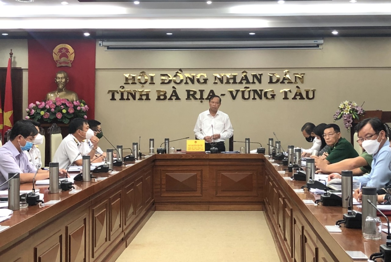 Ông Nguyễn Văn Thọ, Chủ tịch UBND chủ trì cuộc họp.