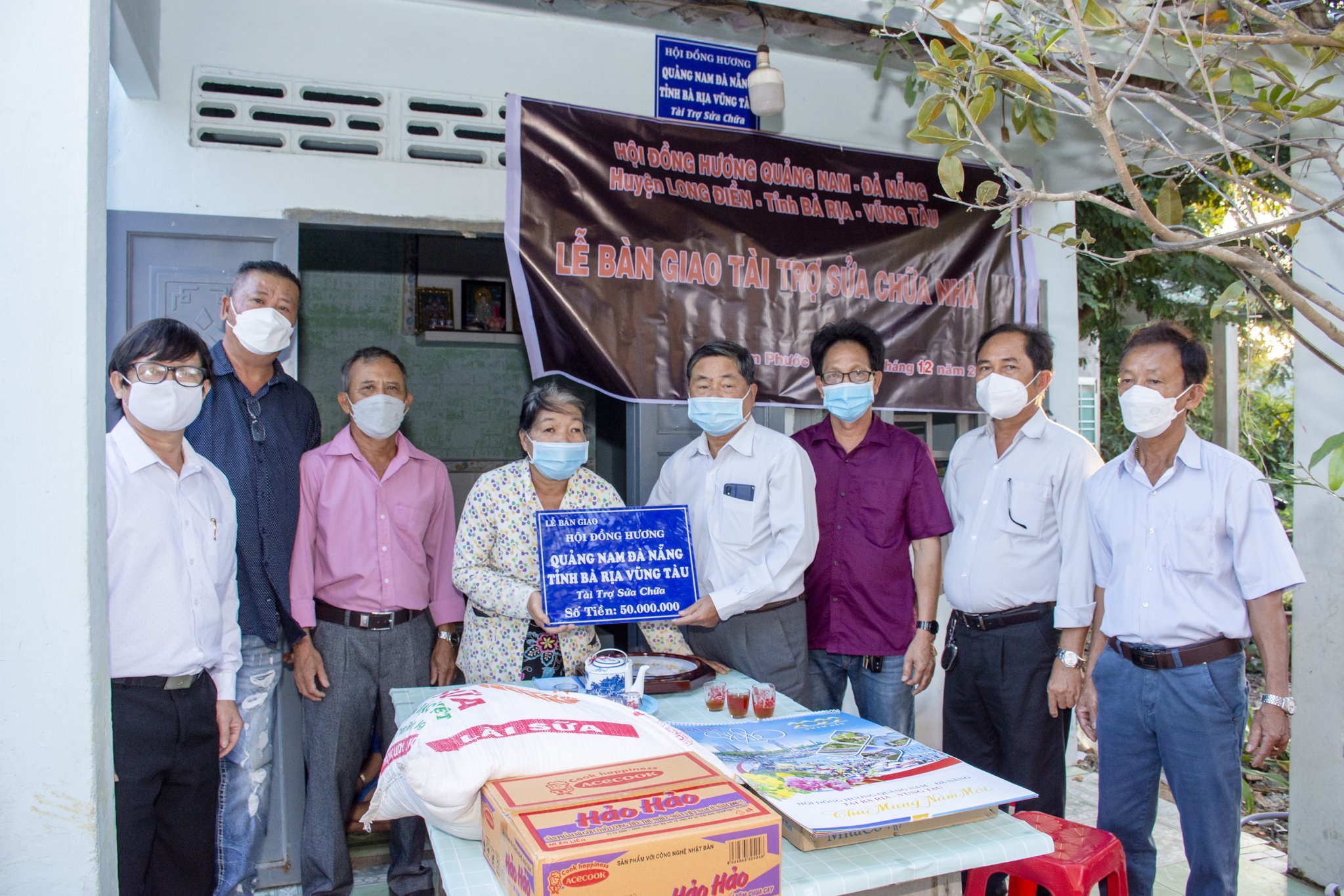 Hội Đồng hương Quảng Nam - Đà Nẵng tại BR-VT trao tặng ngôi nhà tình thương cho cho gia đình bà Nguyễn Thị Hai ngày 24/12/2021 (quê quán huyện Núi Thành, tỉnh Quảng Nam), đang sinh sống tại xã Tam Phước, huyện Long Điền - hội viên có hoàn cảnh khó khăn.