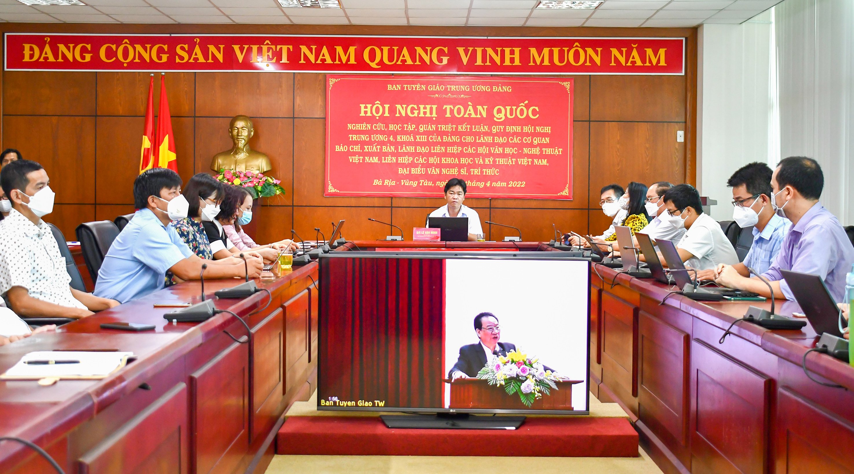 Ông Lê Văn Minh, Phó Trưởng Ban Tuyên giáo Tỉnh ủy chủ trì tại điểm cầu Ban Tuyên giáo Tỉnh ủy Bà Rịa-Vũng Tàu.