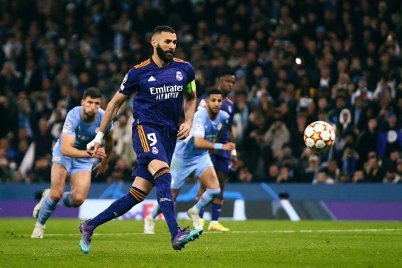 Benzema hoàn tất cú đúp dù Real thất thế trước Man City.