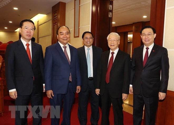 Tổng Bí thư Nguyễn Phú Trọng, Thường trực Ban Bí thư Võ Văn Thưởng, Chủ tịch nước Nguyễn Xuân Phúc, Thủ tướng Phạm Minh Chính và Chủ tịch Quốc hội Vương Đình Huệ  dự hội nghị.