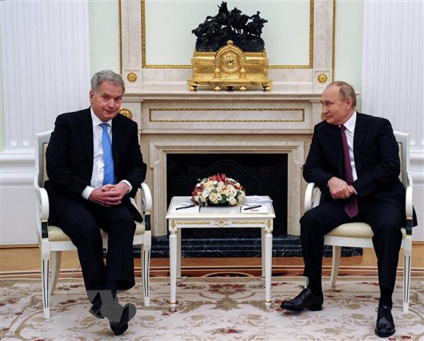 Tổng thống Nga Vladimir Putin (phải) và người đồng cấp Phần Lan Sauli Niinisto tại cuộc gặp ở Moskva ngày 29/10/2021.