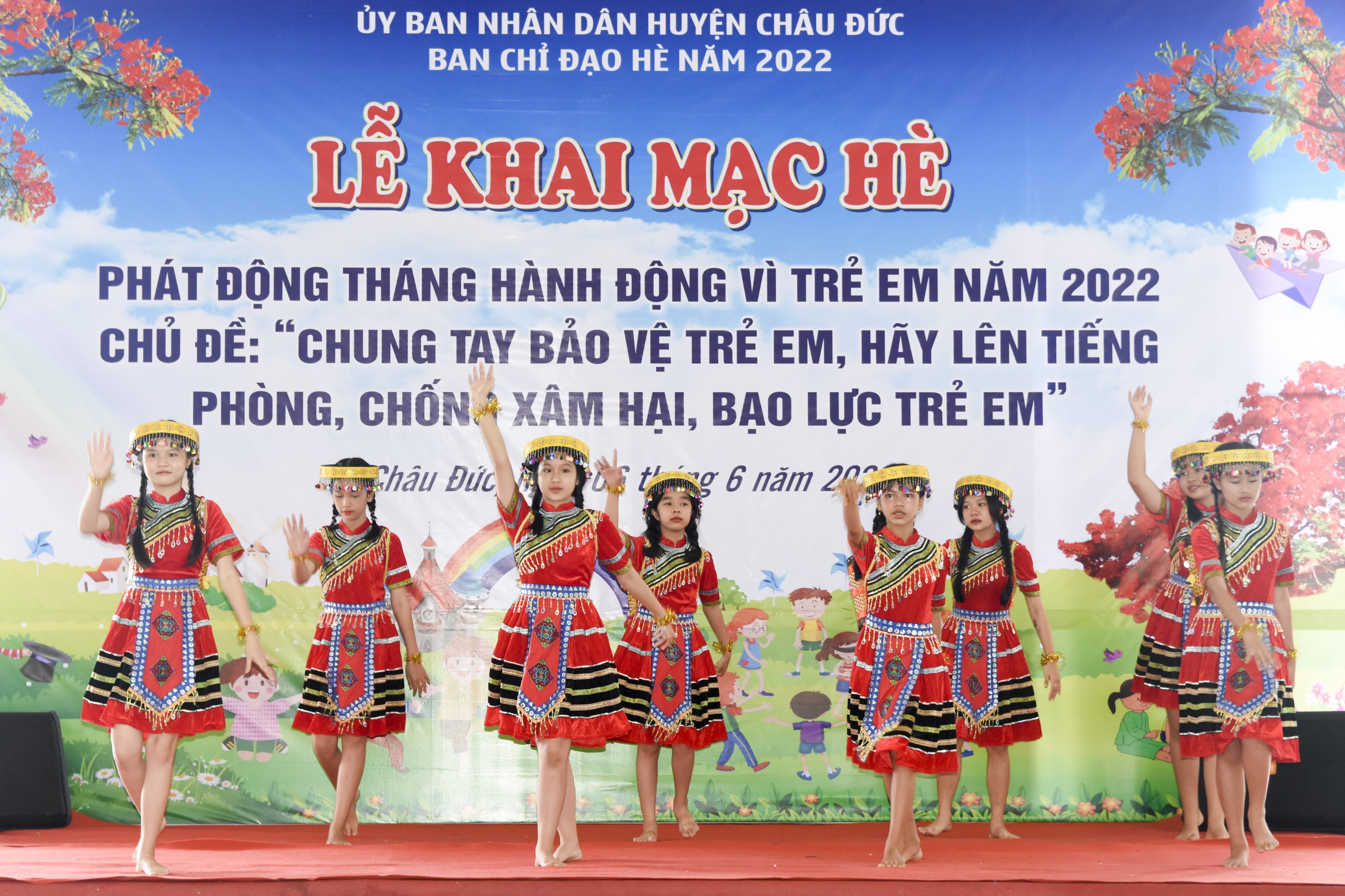 Tiết mục văn nghệ tại lễ khai mạc.