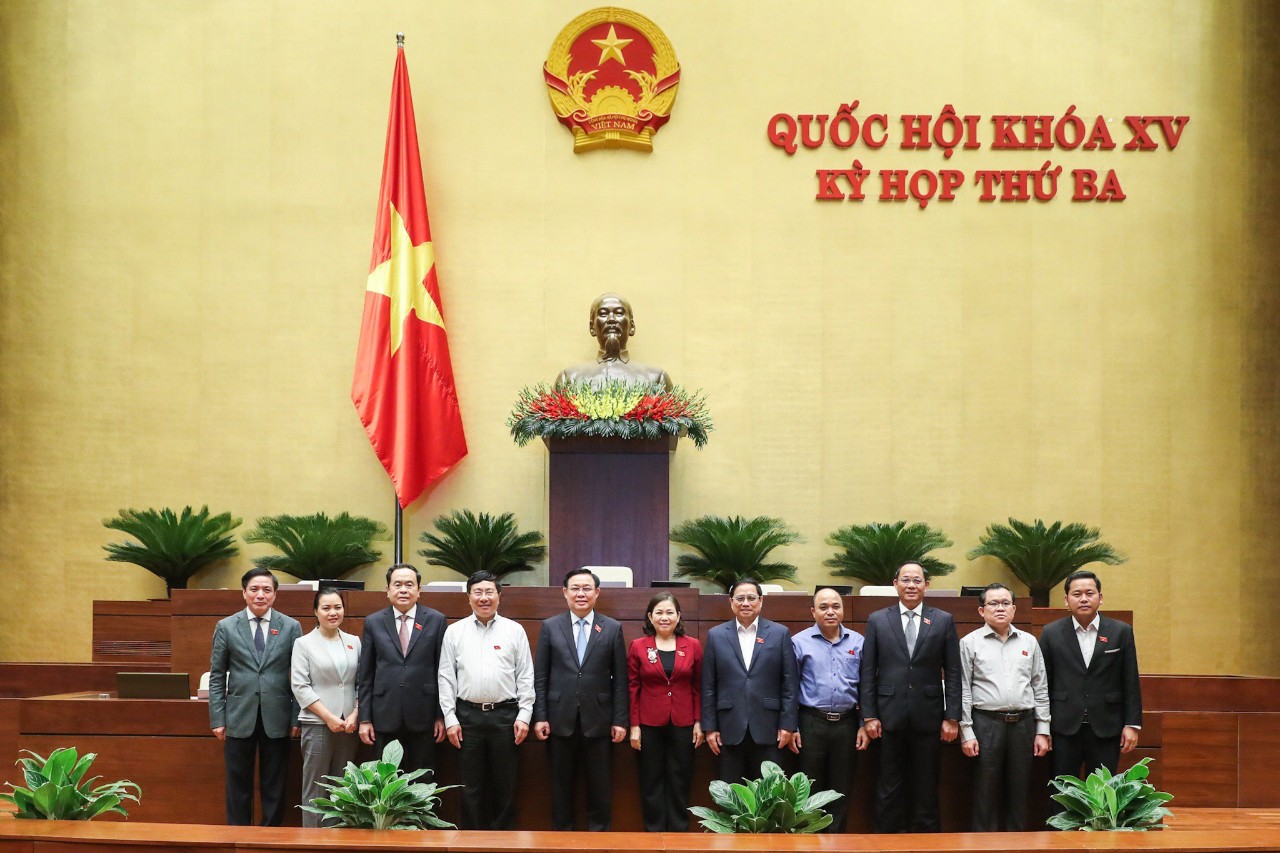 Lãnh đạo Đảng, Nhà nước và Đoàn ĐBQH tỉnh Bà Rịa-Vũng Tàu tại Kỳ họp thứ Ba, Quốc hội khóa XV. Ảnh: CHÂU VŨ