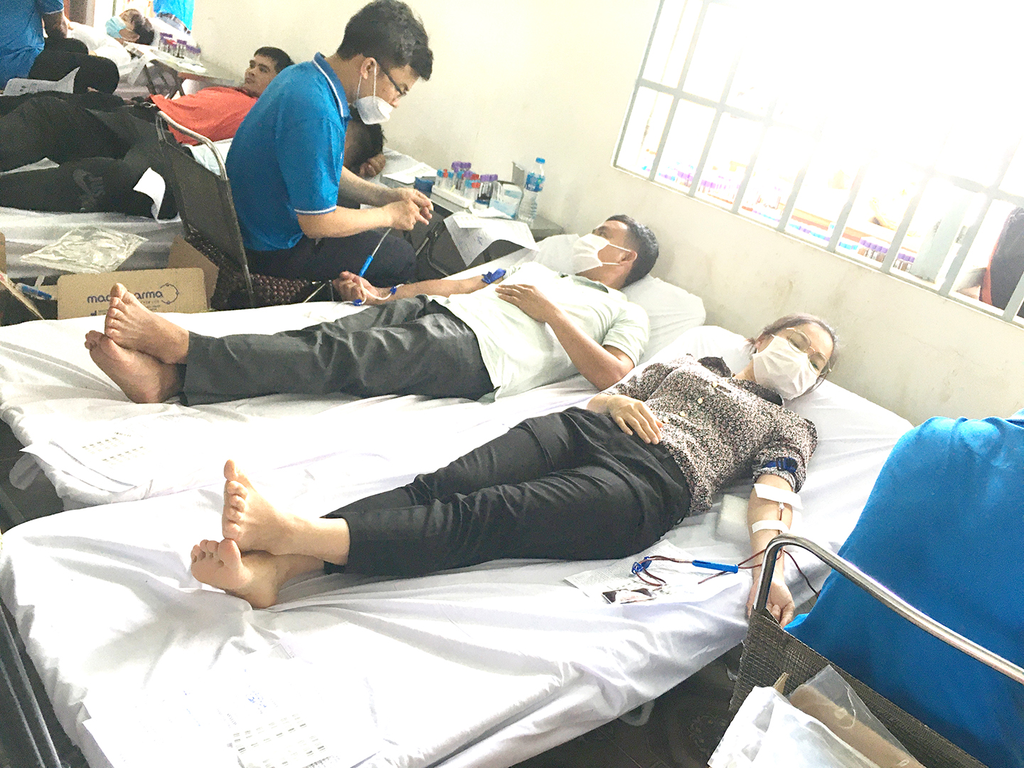 Người dân huyện Châu Đức hiến máu tình nguyện.