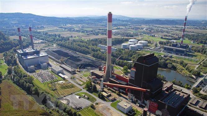 Quang cảnh bên ngoài nhà máy điện than của Tập đoàn Verbund ở phía Nam thành phố Mellach, Áo.