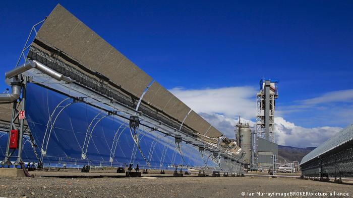 Một cơ sở nghiên cứu năng lượng Mặt trời ở Almeria, Tây Ban Nha.