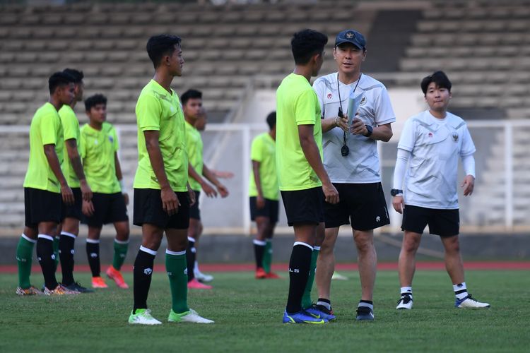 HLV Shin Tae Yong vẫn chưa yên tâm về U19 Indonesia.