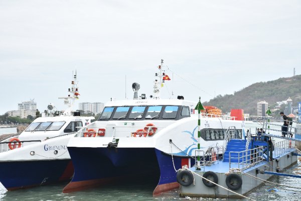 Tàu cao tốc của Công ty TNHH Công nghệ xanh DP hoạt động tuyến vận tải hành khách bằng tàu cao tốc tuyến TP.Hồ Chí Minh - Vũng Tàu tại bến Cáp treo Vũng Tàu.