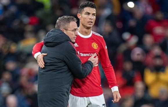 Rangnick từng hơn một lần muốn bán Ronaldo.