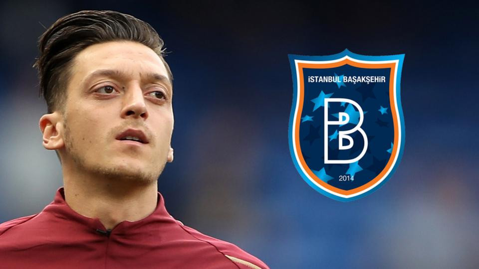 Mesut Oezil đã cập bến CLB Istanbul Basaksehir.