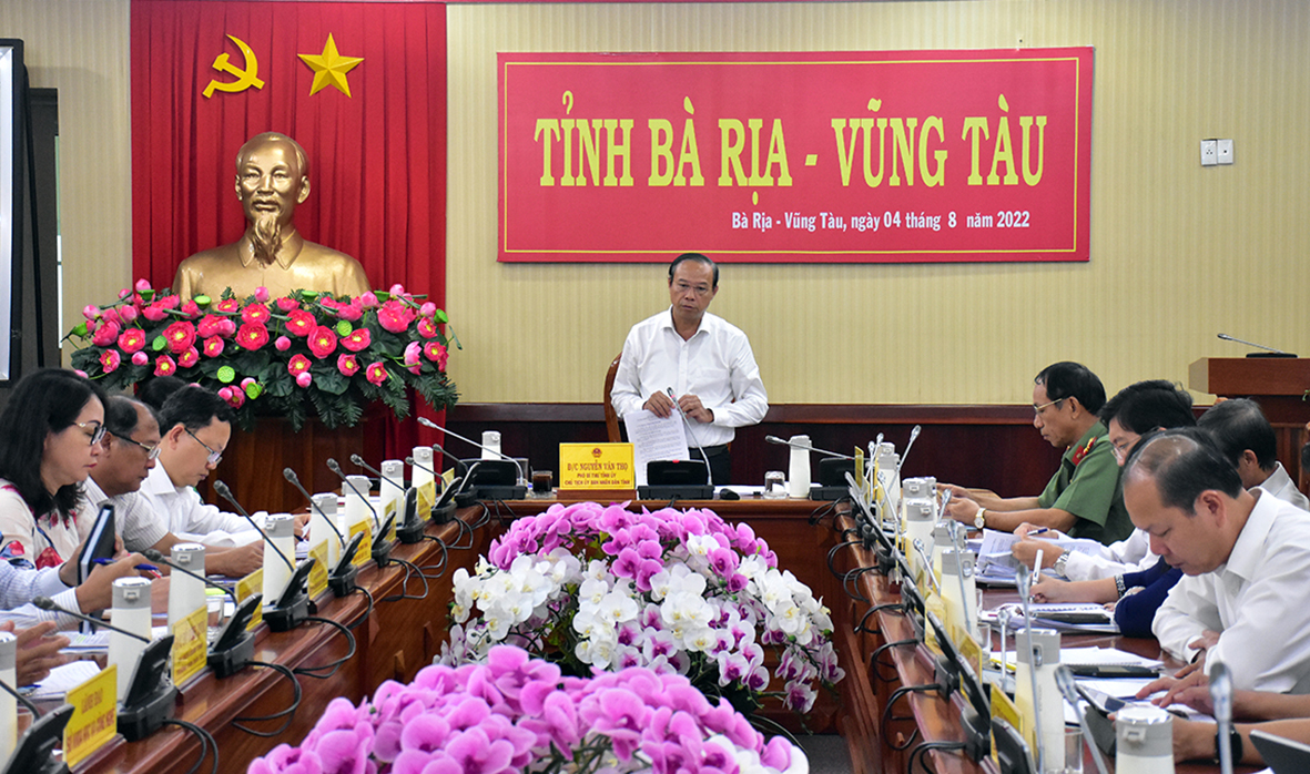 Ông Nguyễn Văn Thọ, Chủ tịch UBND tỉnh phát biểu kết luận cuộc họp. 