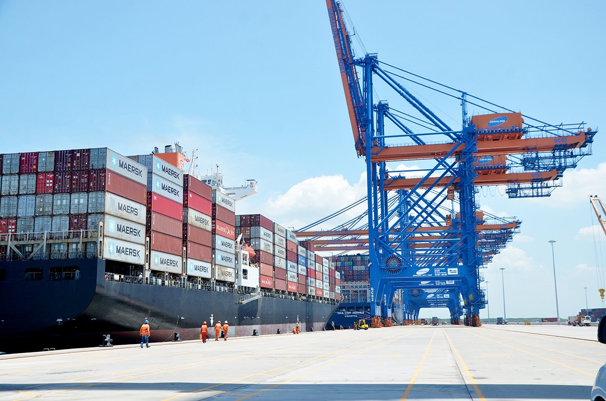 7 tháng năm 2022, các ngành kinh tế của tỉnh đều tăng trưởng khá. Trong ảnh: Tàu container cập cảng Gemalink (TX. Phú Mỹ). Ảnh: VÂN ANH.