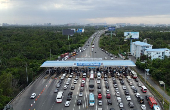 Phương tiện qua trạm thu phí trên cao tốc TP.Hồ Chí Minh-Long Thành-Dầu Giây. Ảnh: BTV