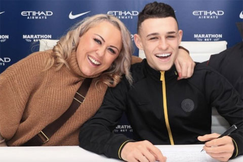 Claire Foden - Mẹ của Phil Foden.