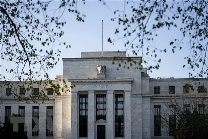 Fed tiếp tục tăng lãi suất cơ bản